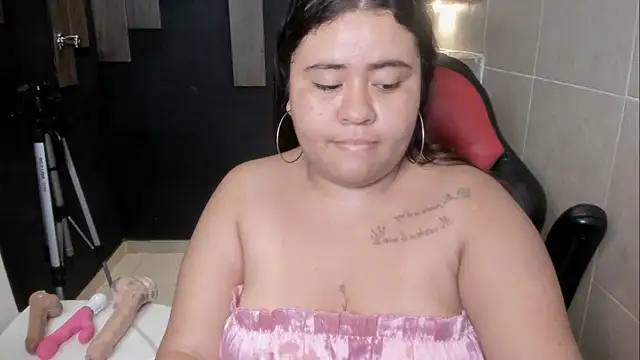 Snapshot of Danna_Keys chatting on July 10, 11:27 pm Danna Keys online show from July 10, 11:27 pm