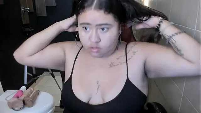 Snapshot of Danna_Keys chatting on July 14, 11:33 pm Danna Keys online show from July 14, 11:33 pm