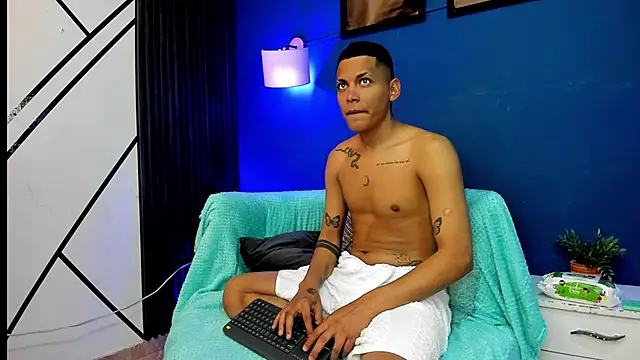 IAN LEIN online show from November 24, 4:23 am