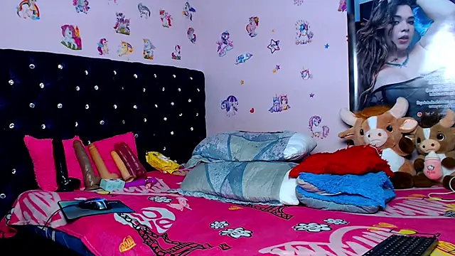 ShantalTsFox online show from May 10, 1:53 am