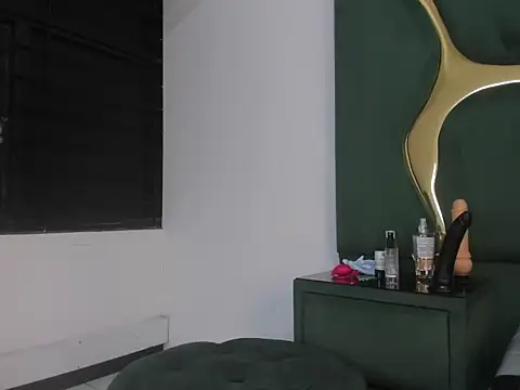 RoxanneBloom online show from March 22, 2:37 am