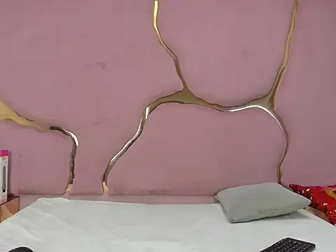 RoxanneBloom online show from December 20, 2:36 am