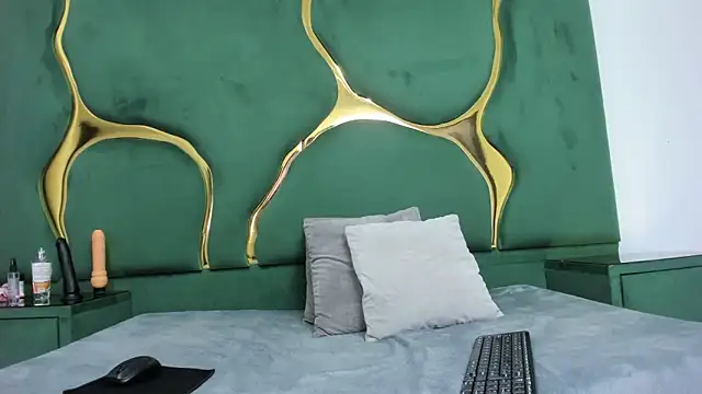 RoxanneBloom online show from March 29, 4:14 am