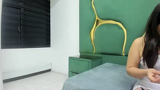 RoxanneBloom online show from March 10, 3:43 am