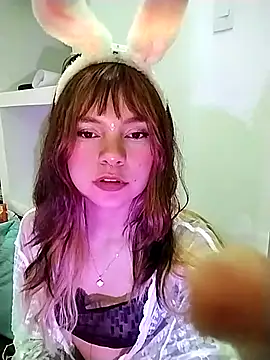 Snapshot of JennBenett_ chatting on December 1, 12:11 am JennBenett online show from December 1, 12:11 am