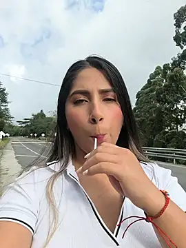 Snapshot of Catalina_ramos chatting on June 21, 9:09 pm Catalina ramos online show from June 21, 9:09 pm
