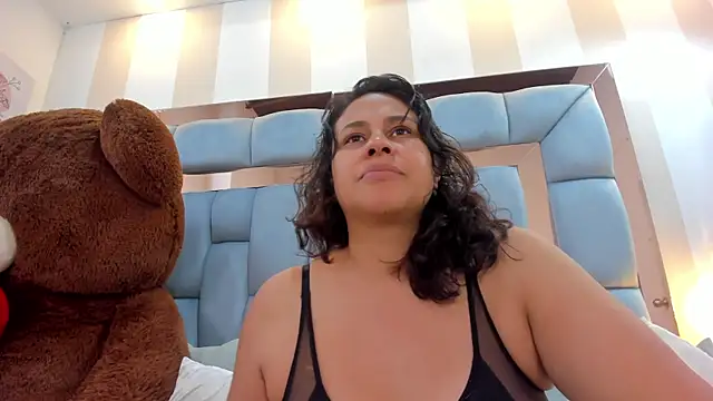 lissaharris online show from February 13, 3:50 am