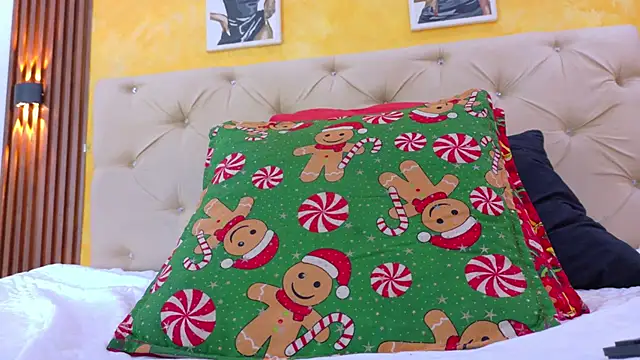 dayis miller online show from April 14, 9:09 pm