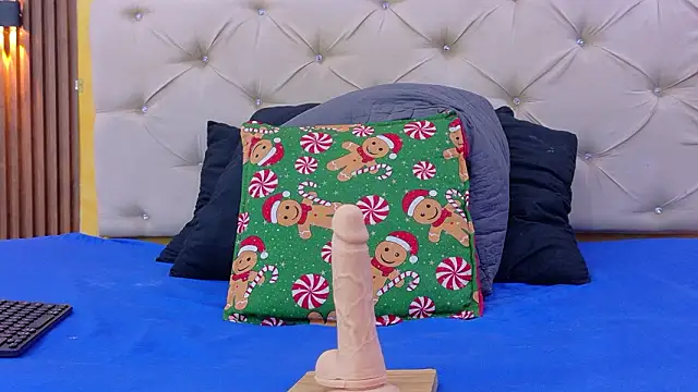 Snapshot of dayis_miller chatting on February 13, 9:04 pm dayis miller online show from February 13, 9:04 pm