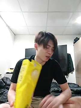 twtung tung online show from November 27, 5:24 pm