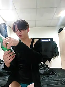 twtung tung online show from November 28, 2:39 pm