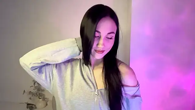 Beautyofnlka online show from December 1, 12:17 pm