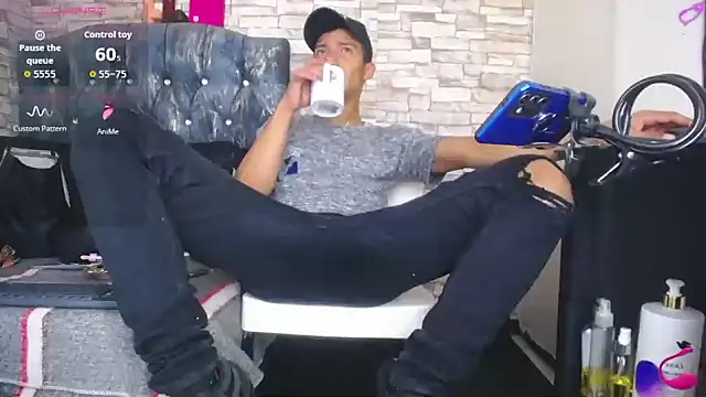 stefanodj online show from December 2, 4:36 am