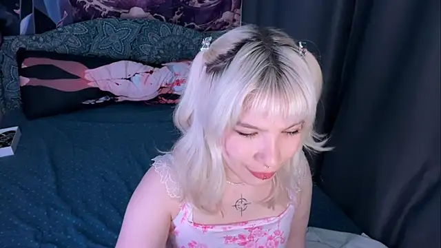 LolaDollyMur online show from December 15, 7:09 pm