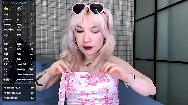 LolaDollyMur online show from January 14, 7:17 pm