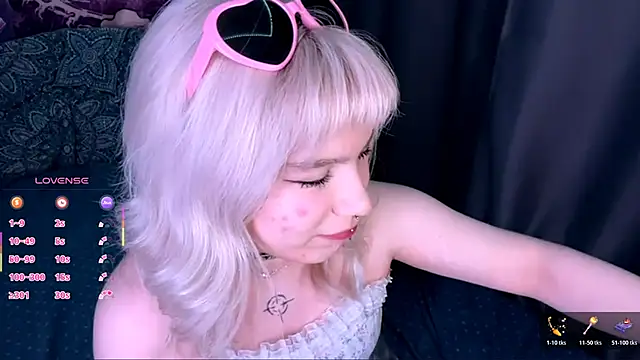 LolaDollyMur online show from December 4, 7:13 pm