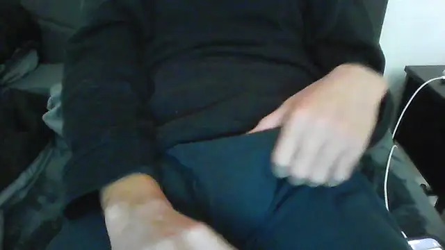 latinman7944 online show from April 14, 6:40 am