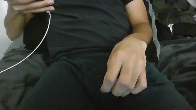 latinman7944 online show from November 27, 7:42 am