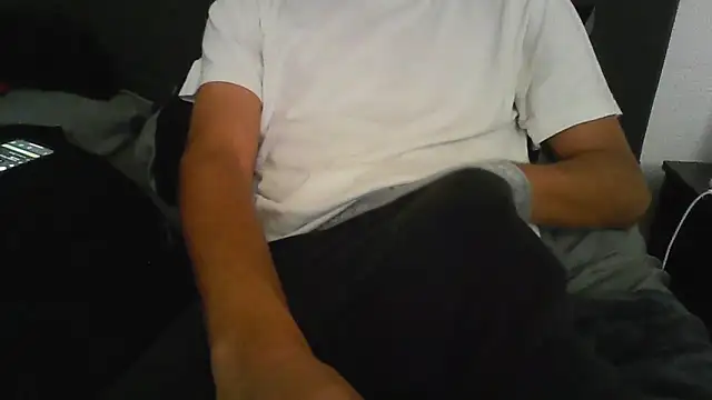 latinman7944 online show from March 20, 8:26 am