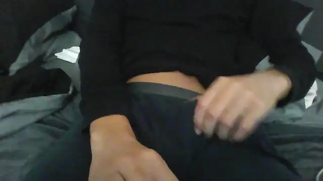 latinman7944 online show from March 12, 7:23 am