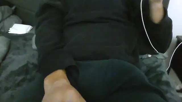 latinman7944 online show from April 13, 6:28 am