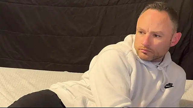 famous1tad online show from April 21, 10:11 am