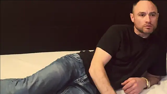 famous1tad online show from March 17, 1:25 pm