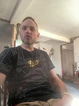 famous1tad online show from April 16, 10:23 pm