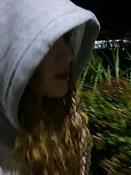 Snapshot of Labby18 chatting on December 1, 3:18 am Labby18 online show from December 1, 3:18 am