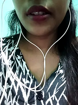 simmi02 online show from December 1, 3:35 pm