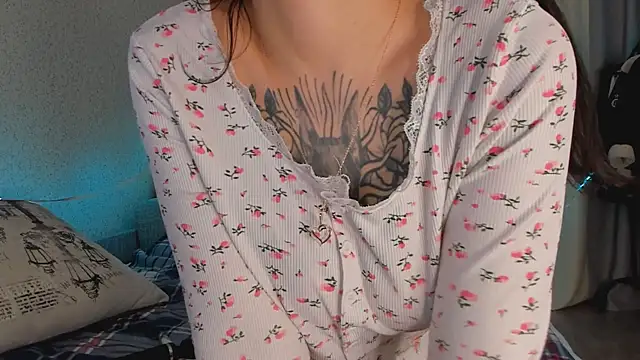 Snapshot of SakuraVibe chatting on November 26, 3:34 pm SakuraVibe online show from November 26, 3:34 pm