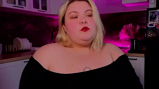 ellagoddes online show from November 26, 5:13 pm