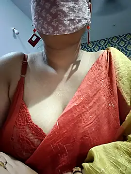 Snapshot of Here_maya chatting on March 6, 6:25 pm Here maya online show from March 6, 6:25 pm