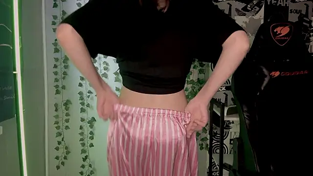 helgicuteness online show from March 2, 11:39 am