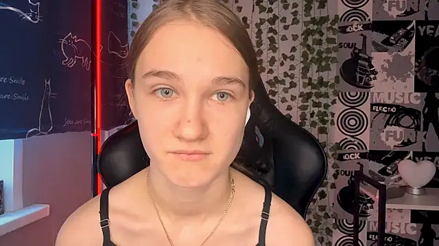 helgicuteness online show from February 19, 11:40 am