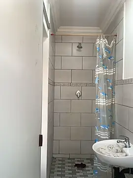 cuddlegiantbear online show from November 29, 11:21 am