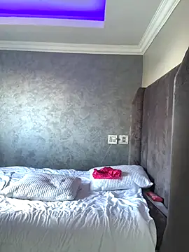 cuddlegiantbear online show from November 23, 1:21 pm