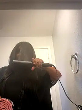 xoeewinters online show from November 29, 2:50 pm