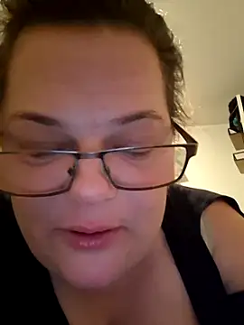 Tasmine online show from November 24, 1:33 pm