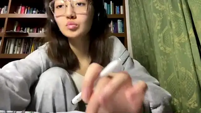 Snapshot of LinaClous chatting on December 16, 3:38 pm LinaClous online show from December 16, 3:38 pm