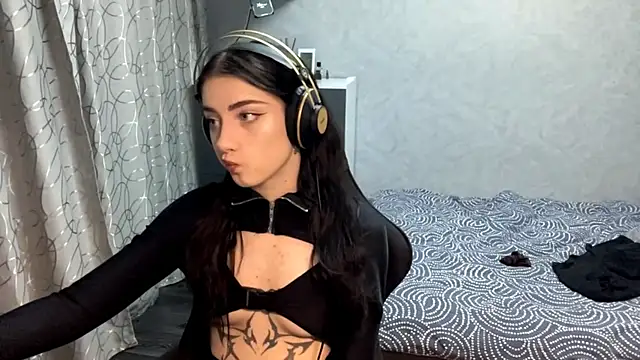 Meowluly online show from November 23, 9:25 pm