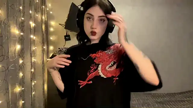 Meowluly online show from January 11, 9:44 pm