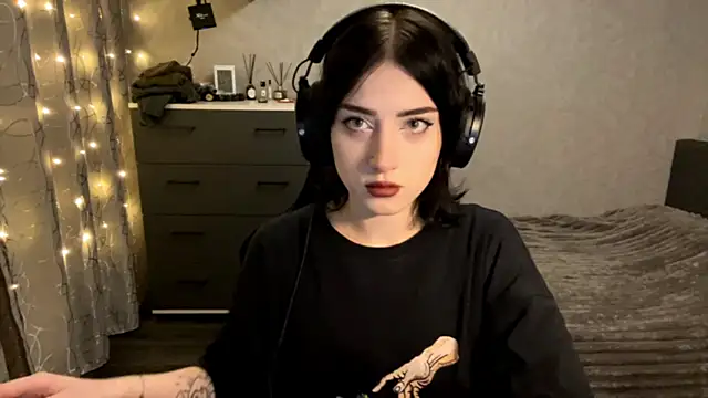 Meowluly online show from January 12, 9:31 pm