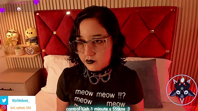 Kiri Velvet online show from May 28, 8:04 pm