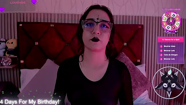 Kiri Velvet online show from May 9, 8:12 pm