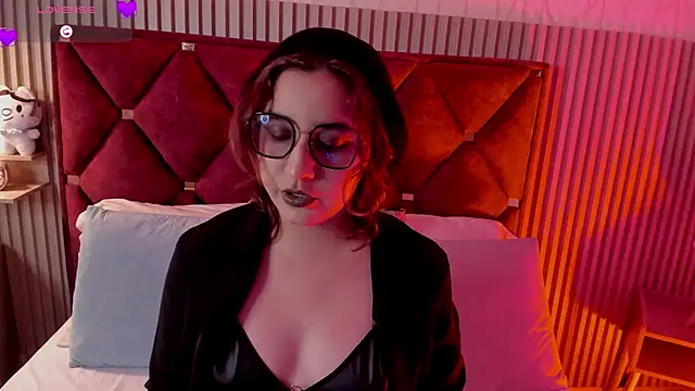 Kiri Velvet online show from April 23, 8:21 pm