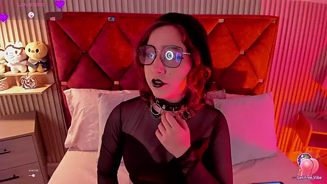Kiri Velvet online show from April 28, 8:24 pm