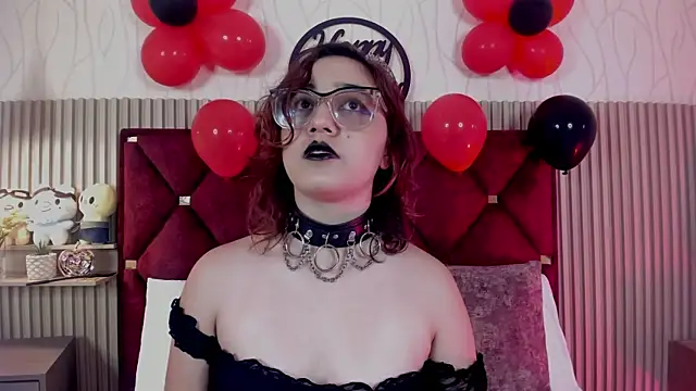 Kiri Velvet online show from May 13, 8:49 pm