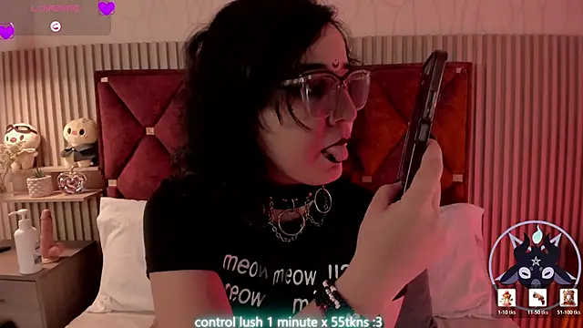 Kiri Velvet online show from May 27, 8:16 pm