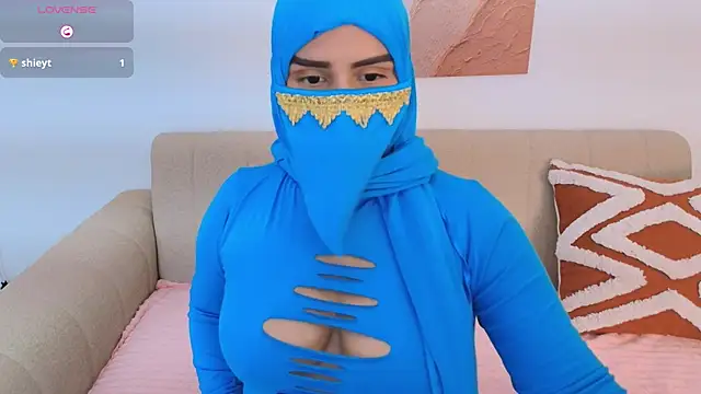 Snapshot of Mayraa_arabelle chatting on November 28, 4:18 pm Mayraa arabelle online show from November 28, 4:18 pm